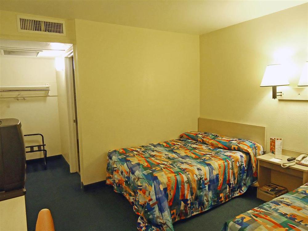Motel 6 Williamsburg Room photo